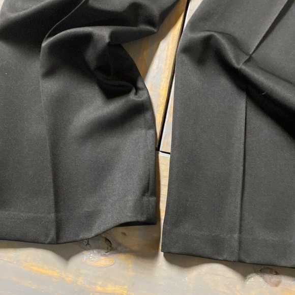 Kenneth Cole dress pants size 32/32 nwt. Black. - Picture 7 of 8